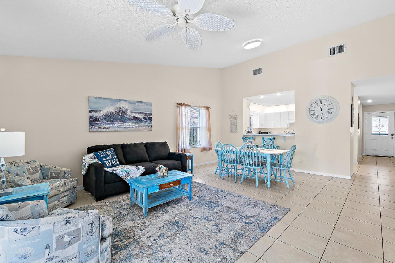 Serene Seaside Retreat - Dog Friendly - 2Br Townhouse With Shared Heated Pool Steps To Paradise Beach! Melbourne Bagian luar foto