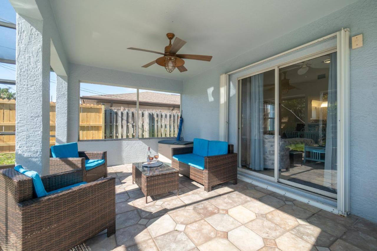 Serene Seaside Retreat - Dog Friendly - 2Br Townhouse With Shared Heated Pool Steps To Paradise Beach! Melbourne Bagian luar foto