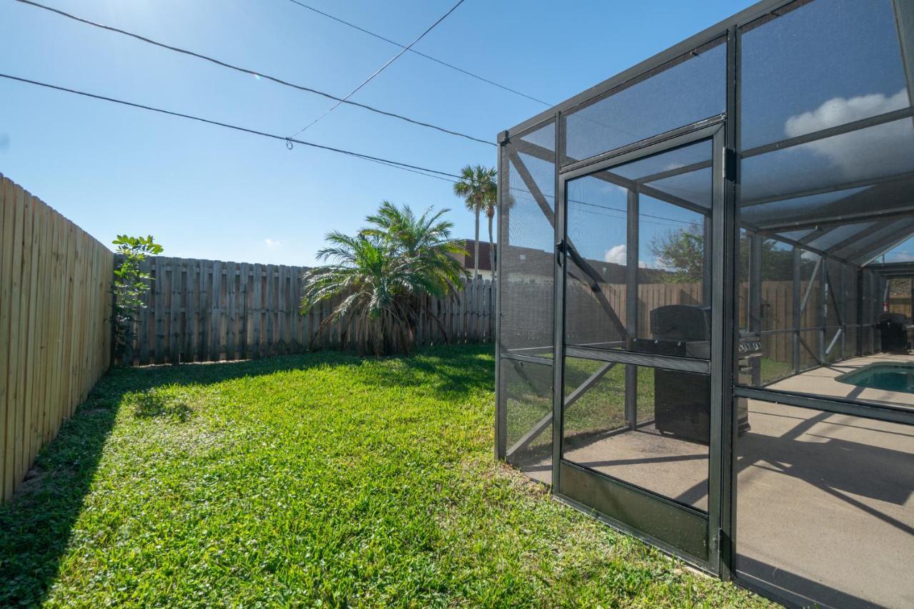Serene Seaside Retreat - Dog Friendly - 2Br Townhouse With Shared Heated Pool Steps To Paradise Beach! Melbourne Bagian luar foto