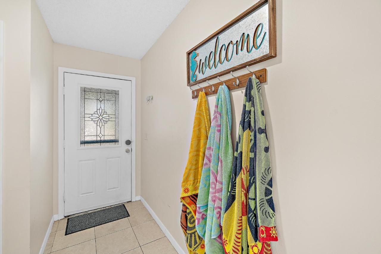 Serene Seaside Retreat - Dog Friendly - 2Br Townhouse With Shared Heated Pool Steps To Paradise Beach! Melbourne Bagian luar foto